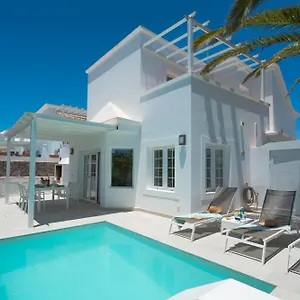 https://villa-charlana.in-canary-islands.com